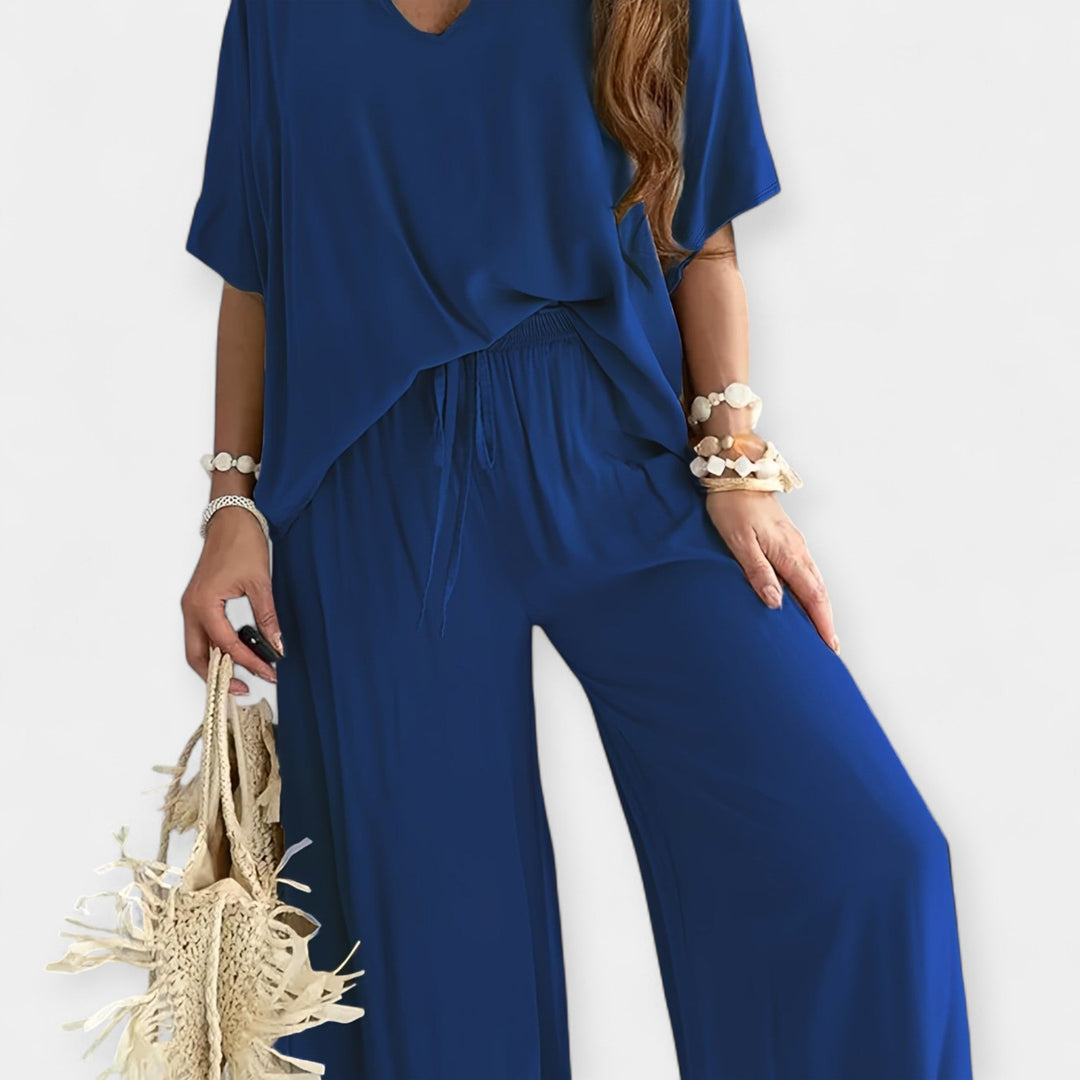 Veronika - Relaxed set with wide trousers and a flowing blouse