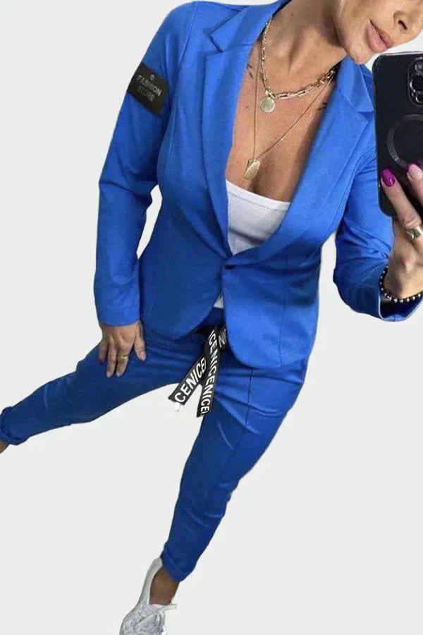 Ella - Women's Loose-Fitting Trouser and Blazer Set