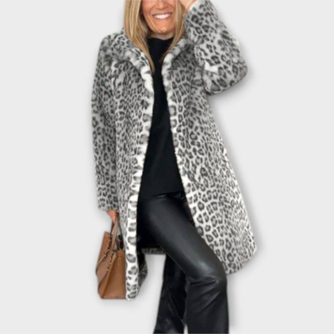 Amara – The Leopard Coat