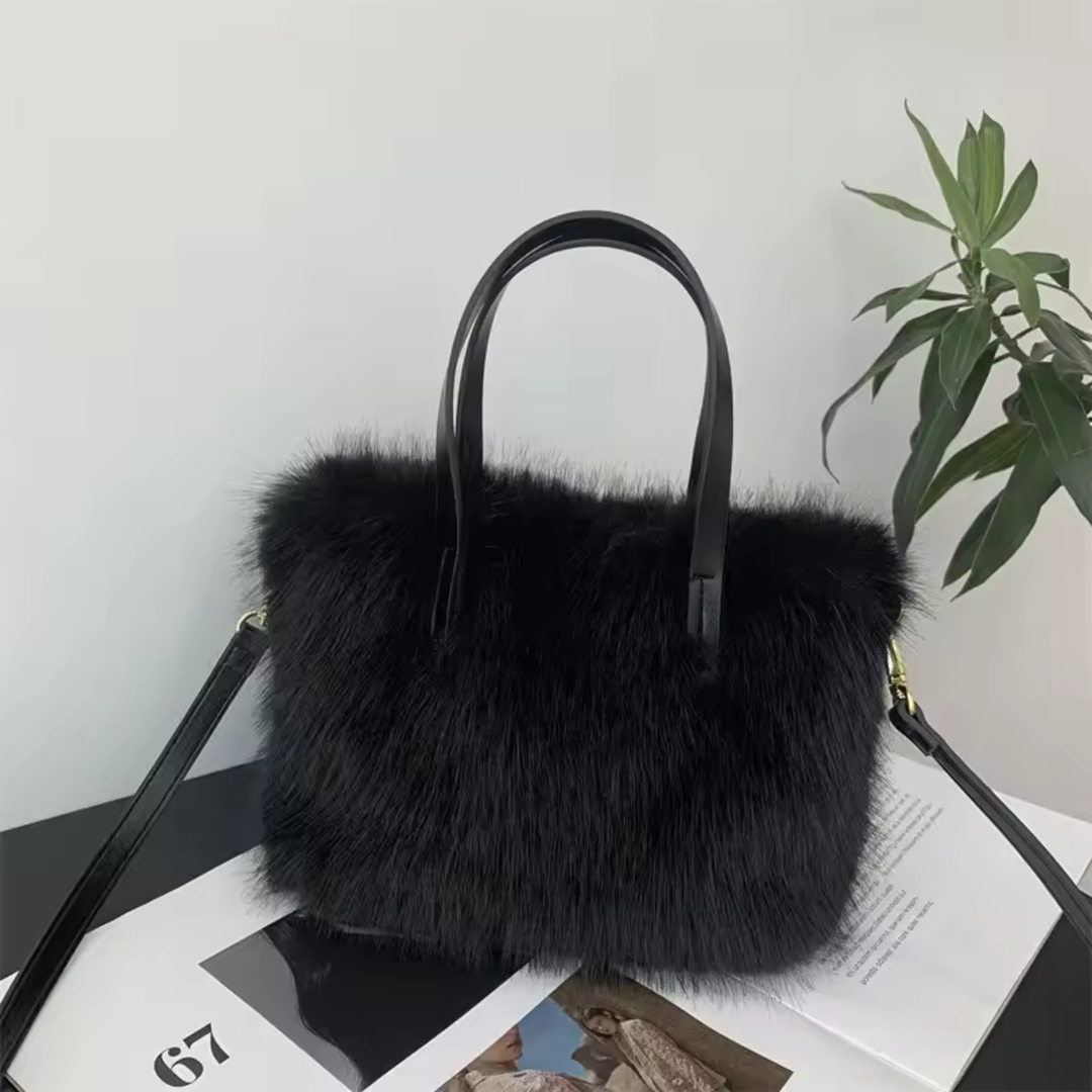 Aurora | Bag made of delicate faux fur