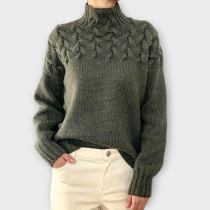 Eva - Insulating Jumper with Cable Knit Detail