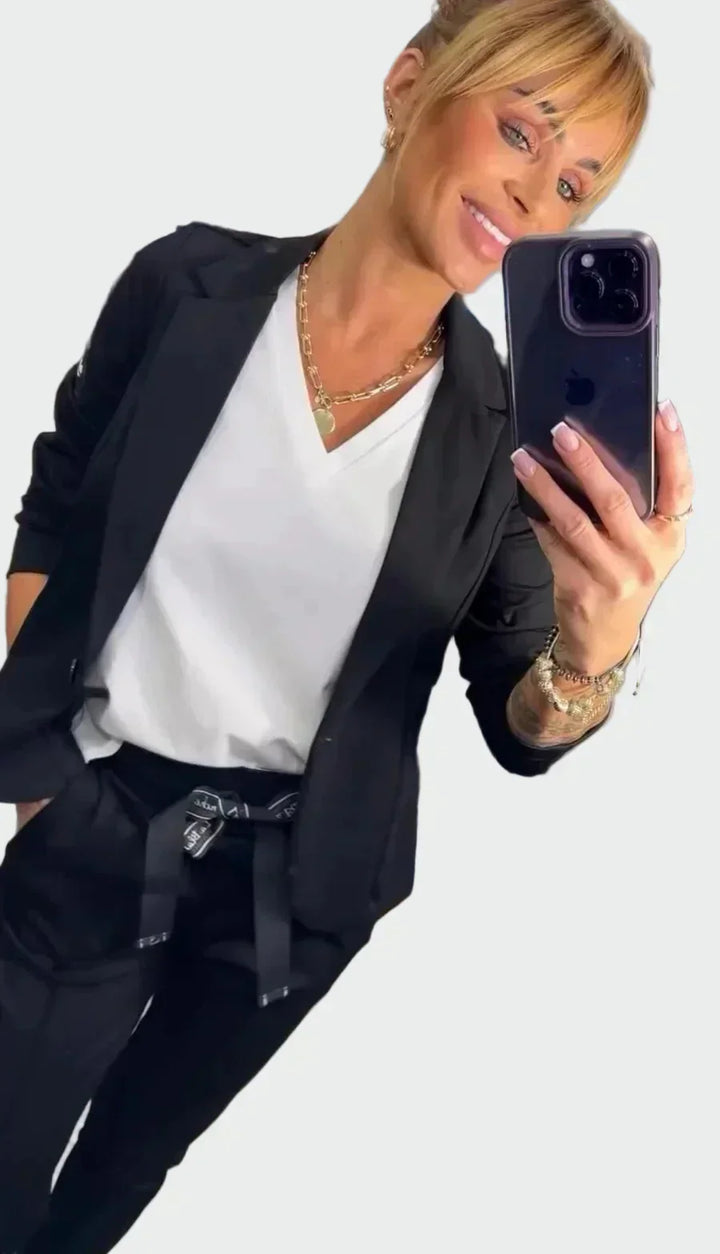 Ella - Women's Loose-Fitting Trouser and Blazer Set