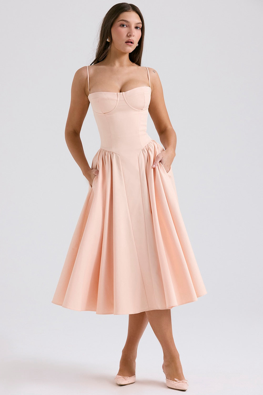 Elegant Corset Dress with Adjustable Straps and Fitted Bodice