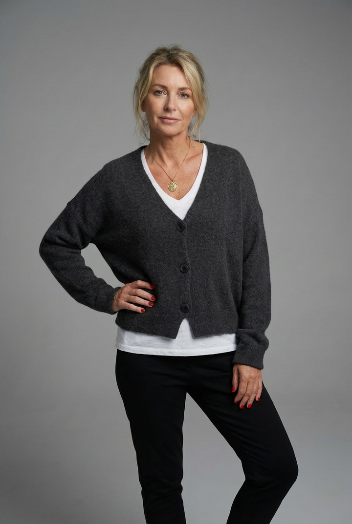 Women’s Soft Knit Button Cardigan – Relaxed Fit & Everyday Layering Essential