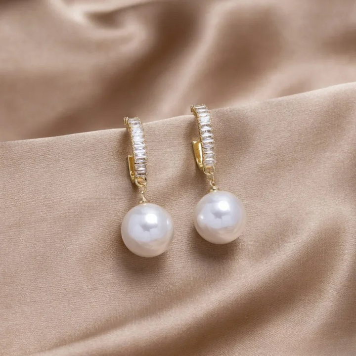 Elegant Earrings with Pearl and Zirconia