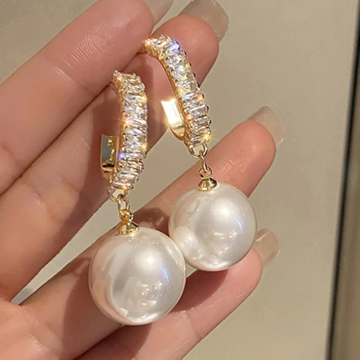 Elegant Earrings with Pearl and Zirconia