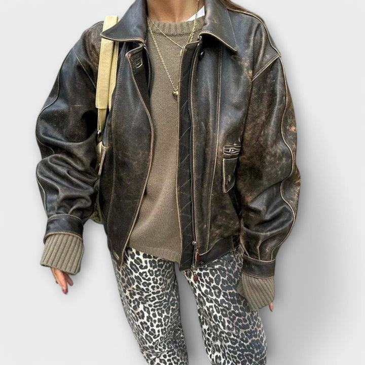 Chandra – Vintage Jeans with Leopard Print