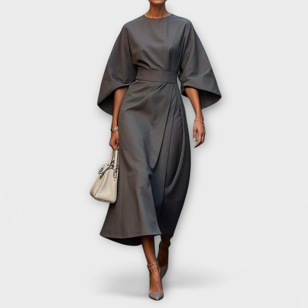 Sonia - An elegant dress with sleeves