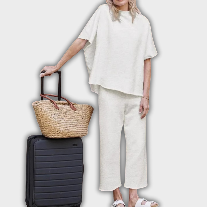 AELLA – Comfortable Set with Loose Fit & Batwing Sleeves