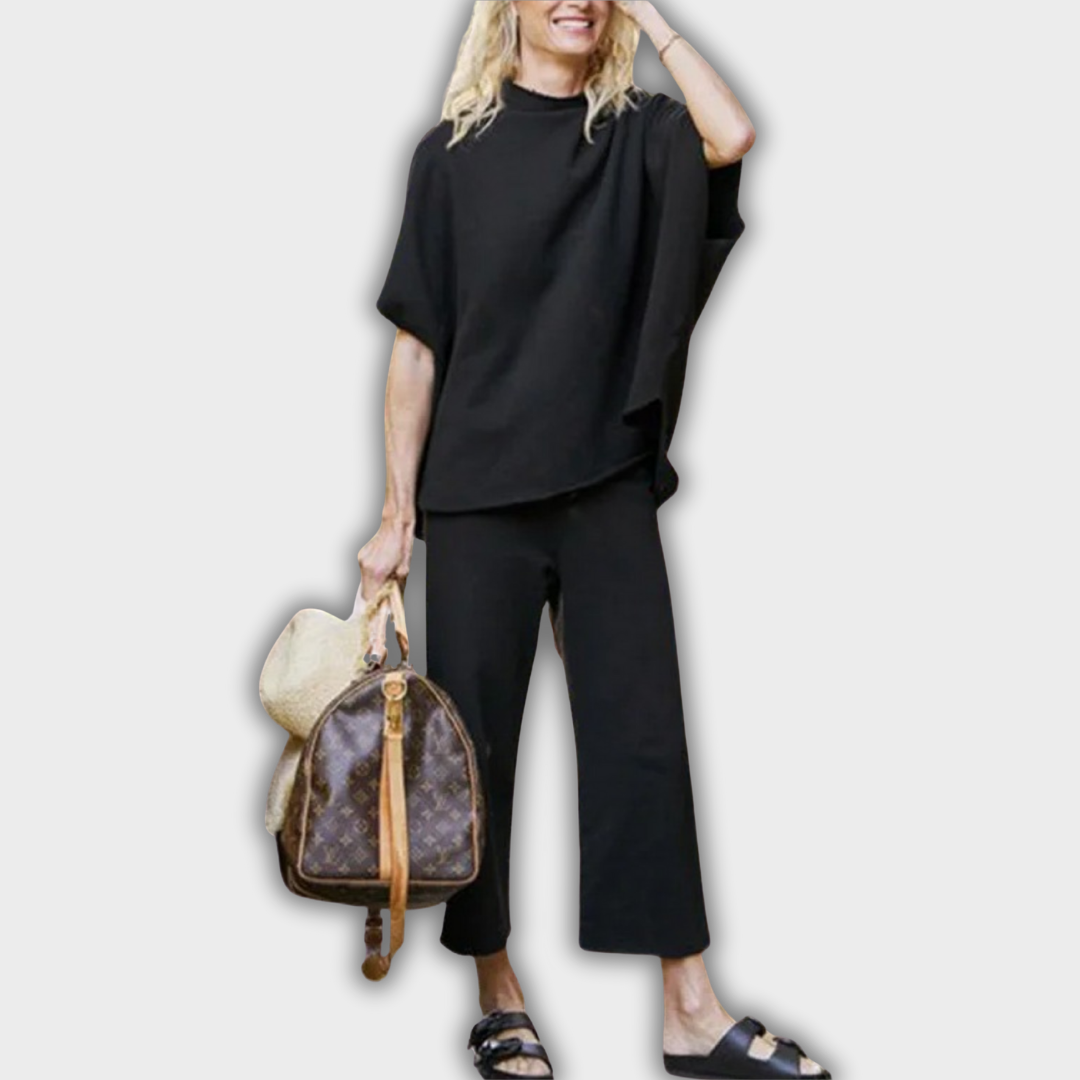AELLA – Comfortable Set with Loose Fit & Batwing Sleeves