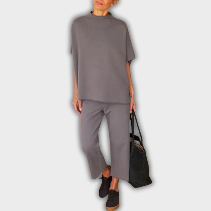 AELLA – Comfortable Set with Loose Fit & Batwing Sleeves