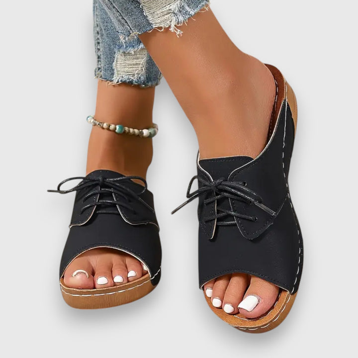 Saskia – Vintage-Style Sandal