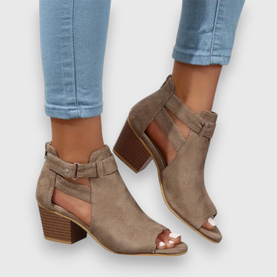 Nadine – Sandal with Thick Heels