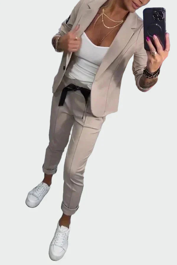 Ella - Women's Loose-Fitting Trouser and Blazer Set