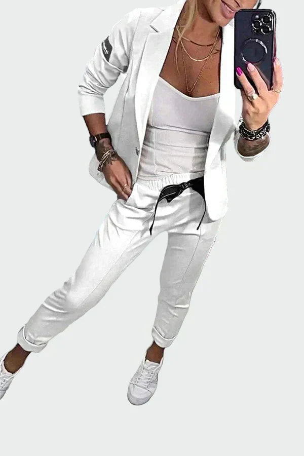 Ella - Women's Loose-Fitting Trouser and Blazer Set