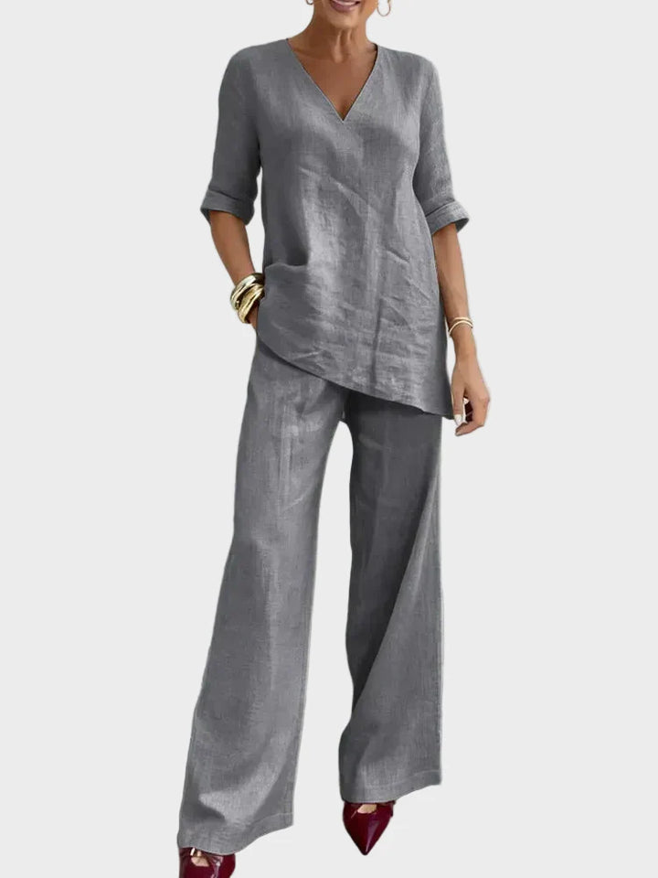 Susana - Two-Piece Set with Half-Sleeve Top and Straight Trousers