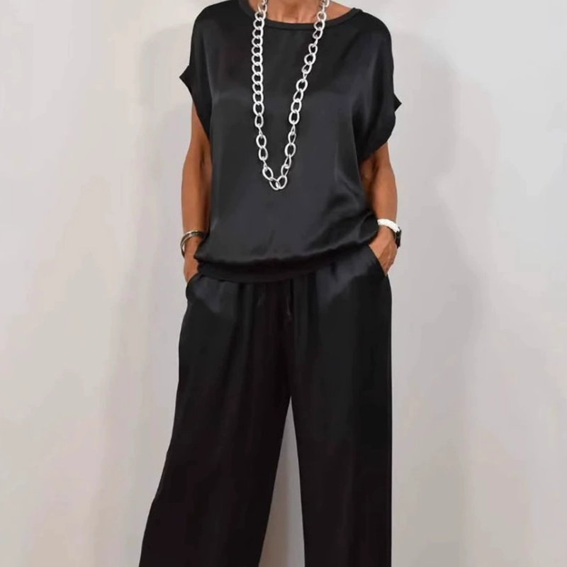 Lucie - Set with Luxurious Comfort