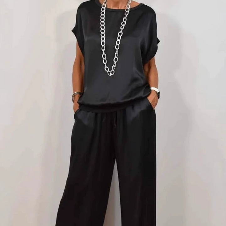 Lucie - Set with Luxurious Comfort