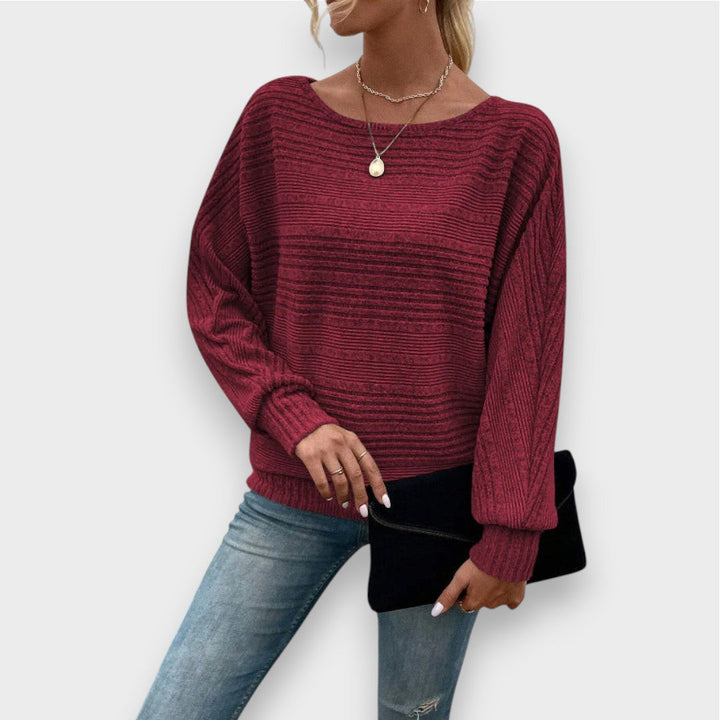Maria | Elegant loose-fitting knitted jumper that covers the belly